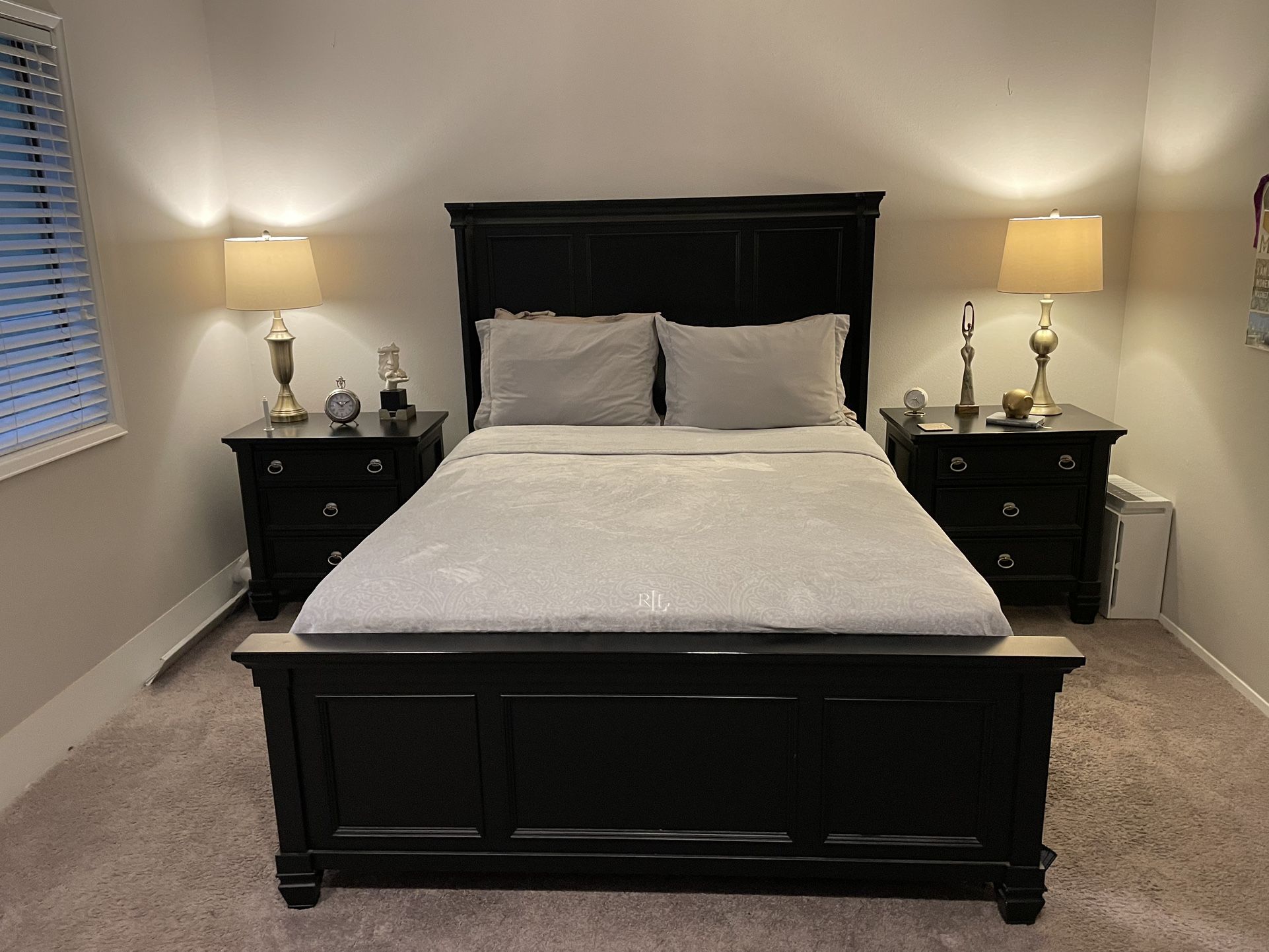 Queen Bedroom Set – Bed Frame + 2 Matching Nightstands