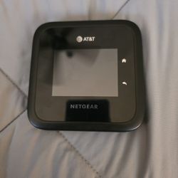 AT&T NETGEAR NIGHTHAWK M6 Pro HOTSPOT