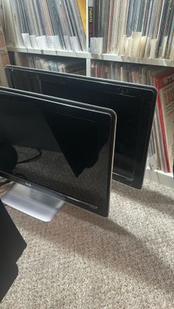 Two Monitors With Cords HP Work Great 20”
