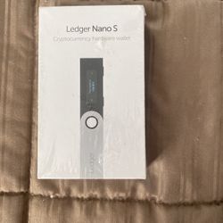 Ledger Nano S Crypto Wallet—New