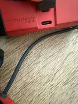 Milwaukee REDLITHIUM USB Battery Pack