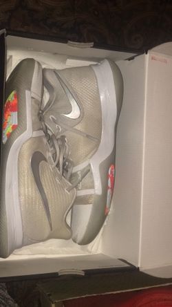 Kyrie 3 size 9.5