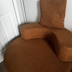 Cozy Sherpa Barrel Chair - Perfect for Any Living Space