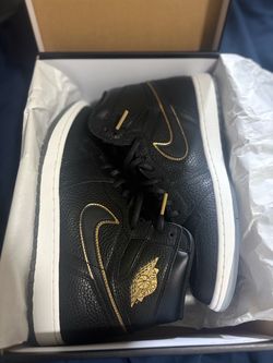 Jordan 1 Black/Gold Retro OG