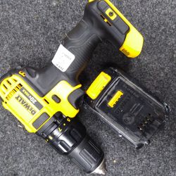 DeWalt Drill Driver W/Battery (824305-1)