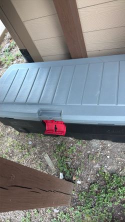 Rubbermaid Roughneck Tub