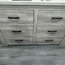 Gray Wood 6-Drawer Dresser with Metal Handles for Bedroom, Modern Style