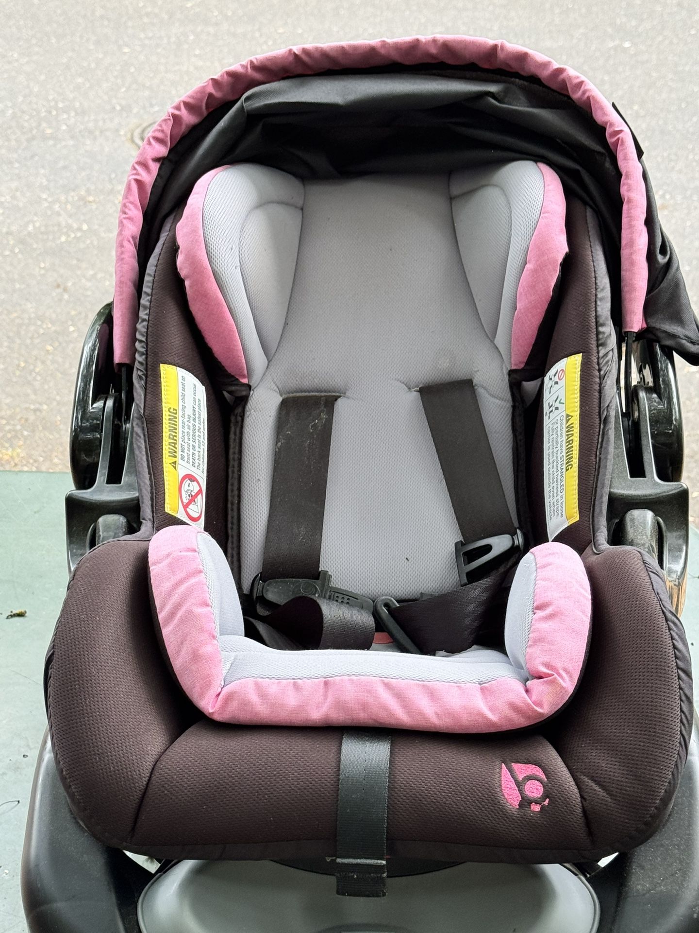 Baby Trend Infant Car Seat – Expires 2031 No Accidents