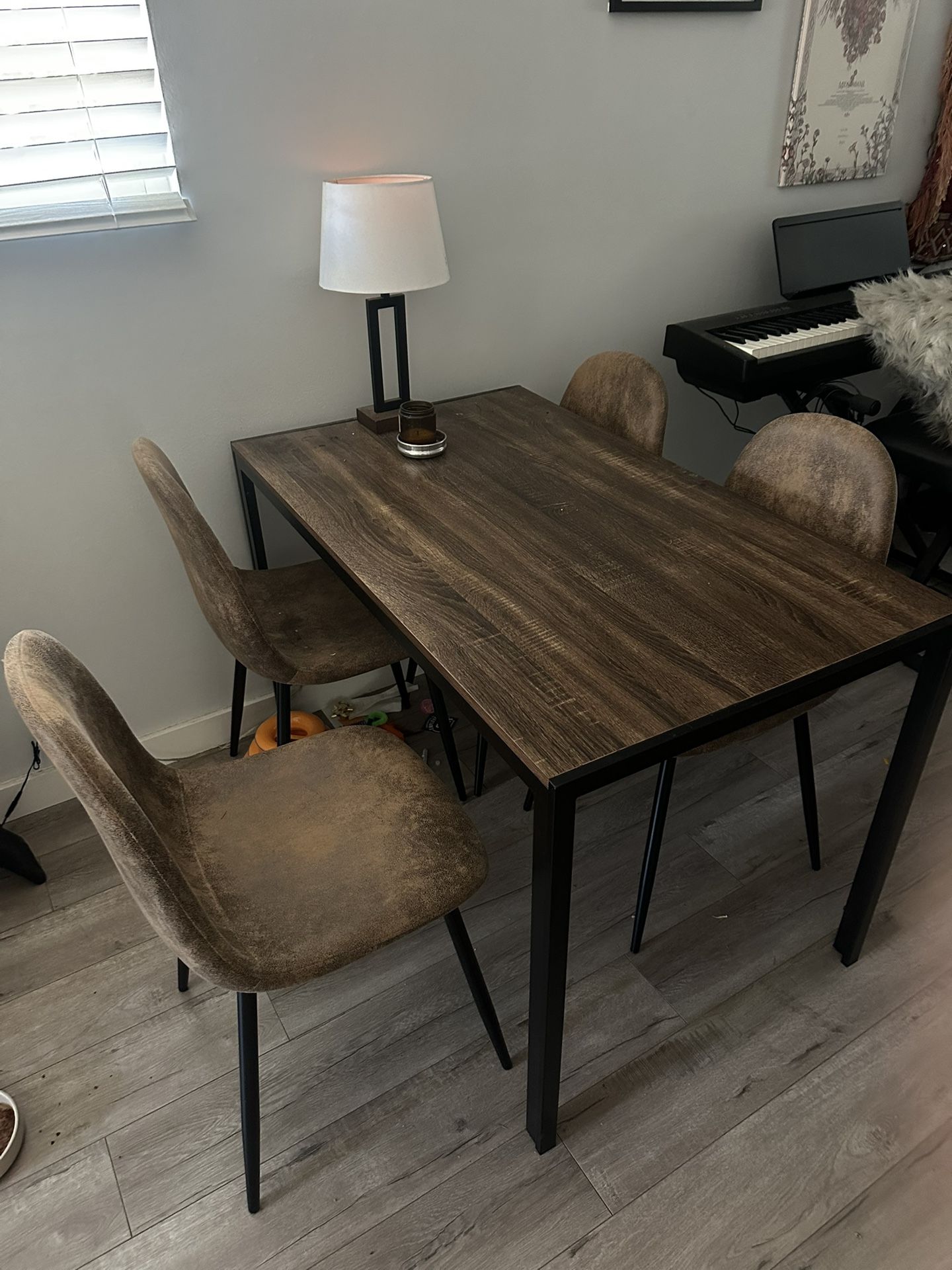 Kitchen Table & 4 Chairs