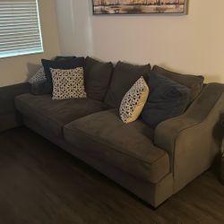 3 Seat/ w ottoman 