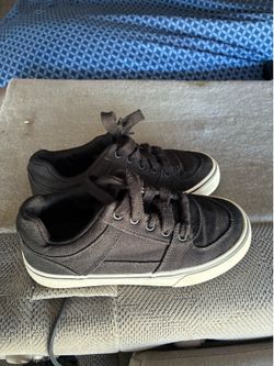 Boys shoes size 1