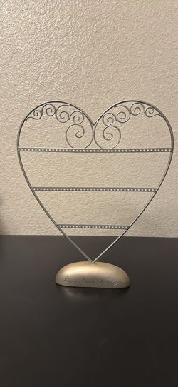 Heart shaped jewelry stand