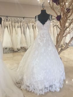Wedding Dress in Mint Condition!