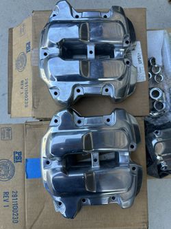 Harley Davidson Milwaukee-Eight Polished Upper Rocker Box Covers