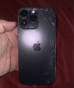 Iphone 14 pro max (cracked back) Deep purple  128 gb storage Carrier unlocked