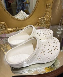 Classical floral crocs