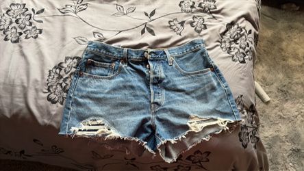 Women size 29 Levi’s 501