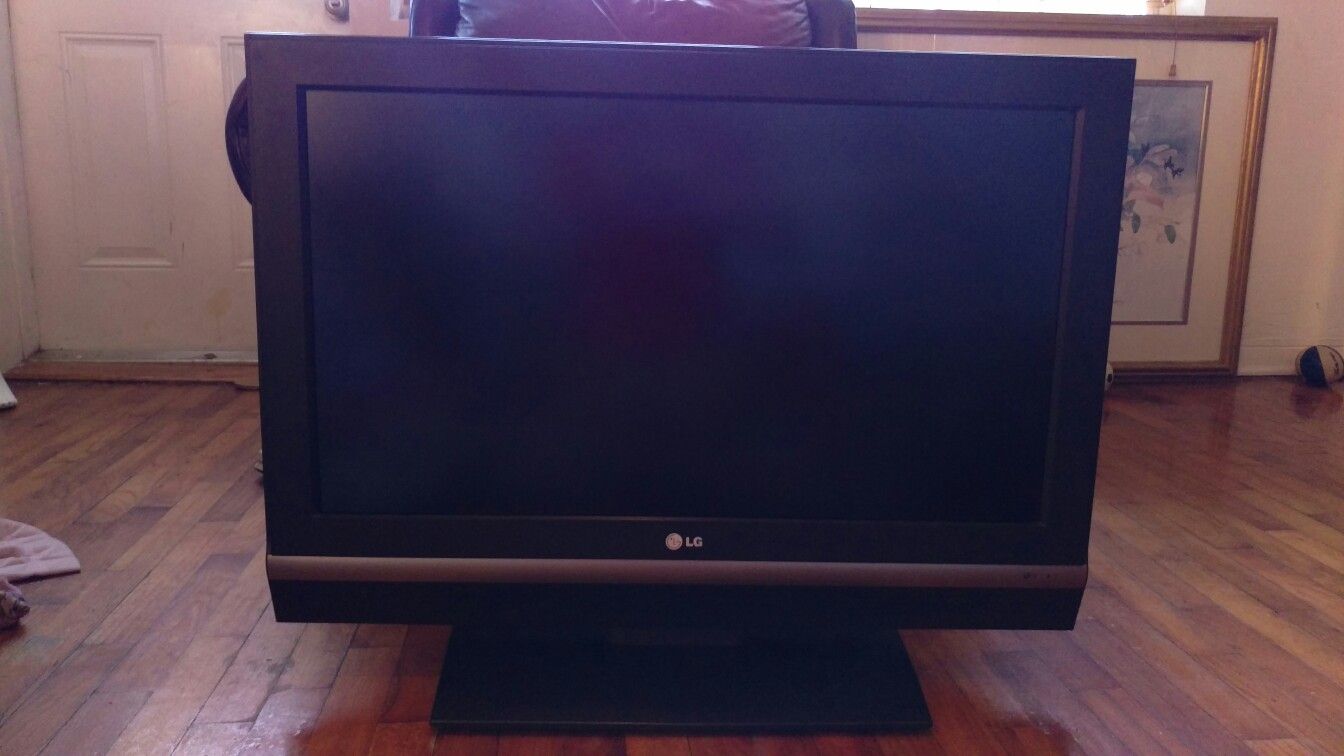 LG 32LC2D 32" 720p HD LCD Television