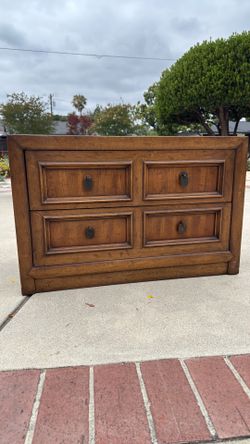 Oak chest with drawers