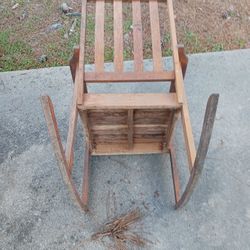 Old Fashion Rocking Chair 
