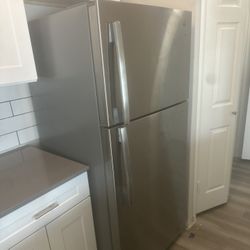 2 Refrieradores Semi Nuevos 