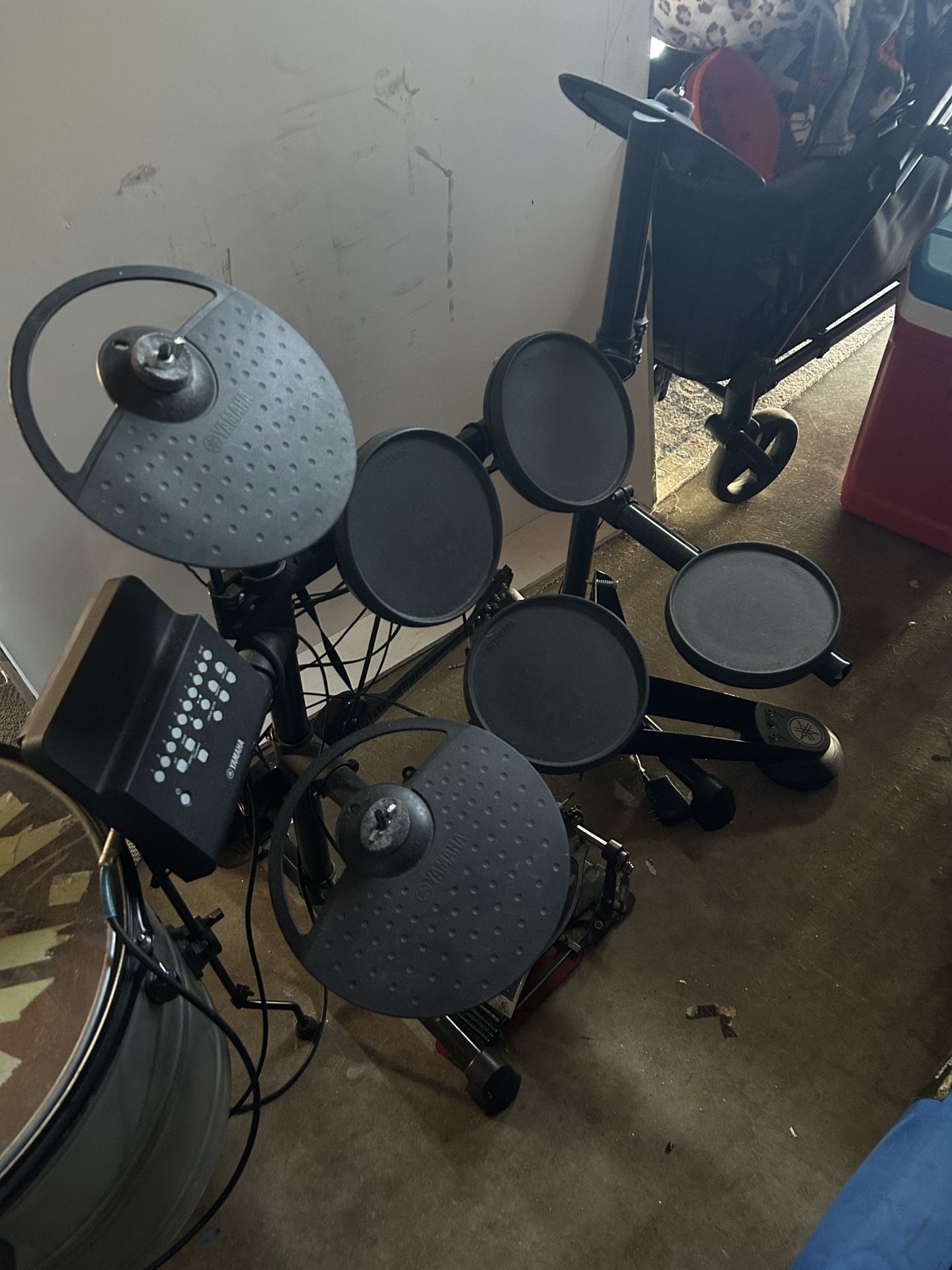 Yamaha Electric Drum Set