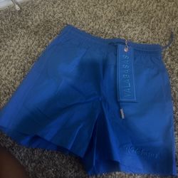 Valabasas shorts size small men