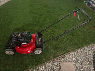 Yard Masters lawnmower Briggs & Stratton 550 self-propelled