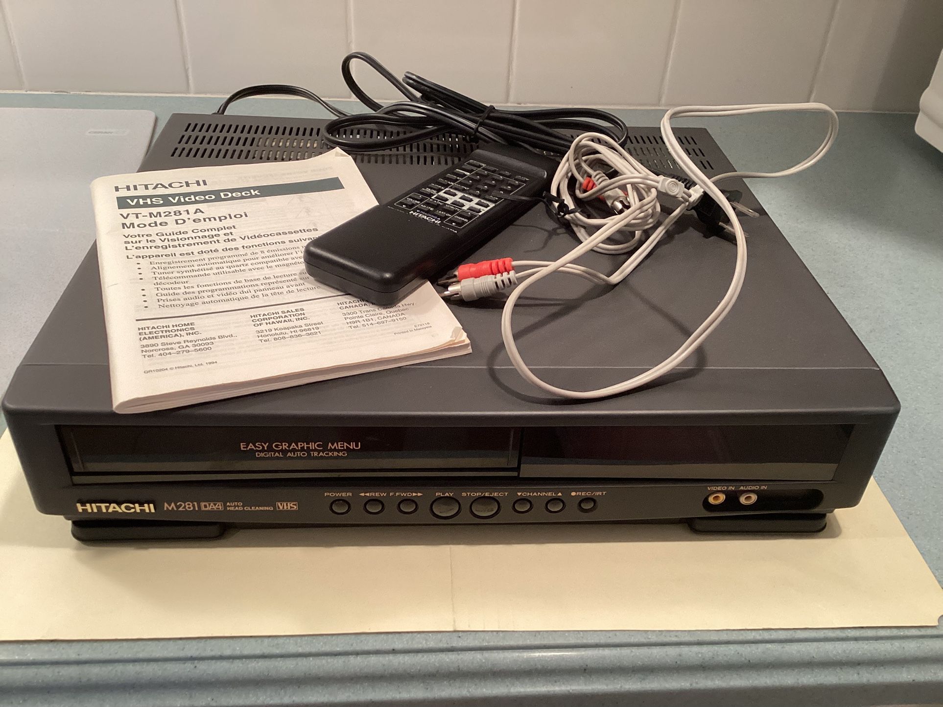 Preowned Hitachi VHS Videocassette Player / Recorder Model VT-M281A + Remote + Manual + Jack Hookup WORKING
