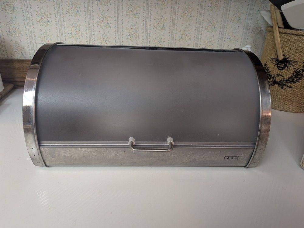 Metal Bread Box with Obscure Lid