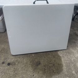 Mainstays White 6 Foot Fold-in-Half Plastic Table, Indoor