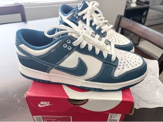 Nike Dunks (shashikos)