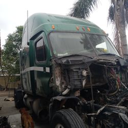 2012 Freightliner Cascadia Cab