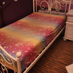2 Twins Bed Frame With Matresses