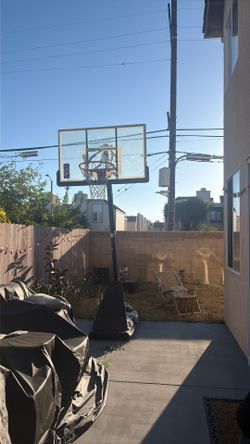Portable Adjustable Basketball Hoop – Acrylic Backboard – Great Condition