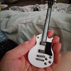 Guitarra Encendedor Con  Luces