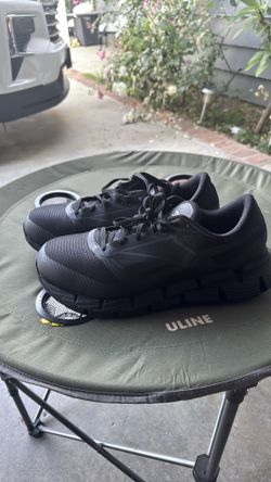 Men’s Reebok composite work shoe size 14