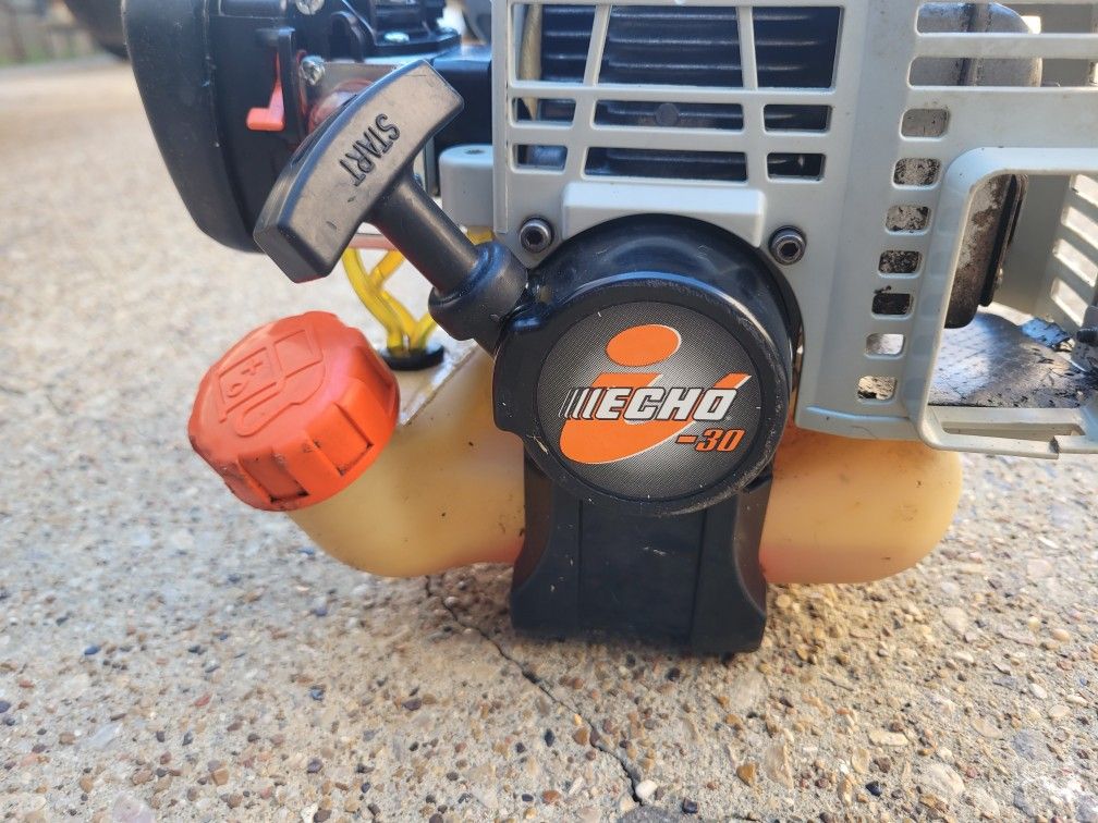 Echo SRM-210 Weedeater