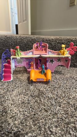 My Little Pony Bus and 5 ponies