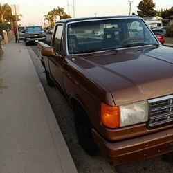 88 F150 6cylindros Short Bed.   10 500