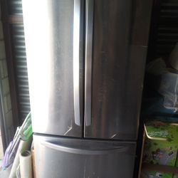 LG French Door Stainless Steel Refrigerator Ice Maker Frost Free Freestanding