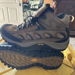 Vibram Men’s Hiking Boots Size 11
