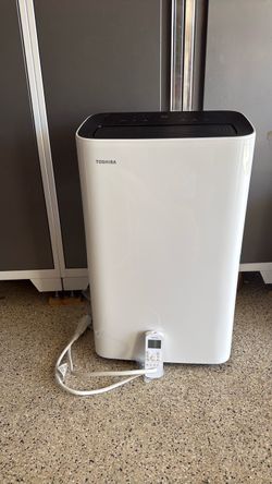 Toshiba 8,000 BTU portable Air Conditioner Ac