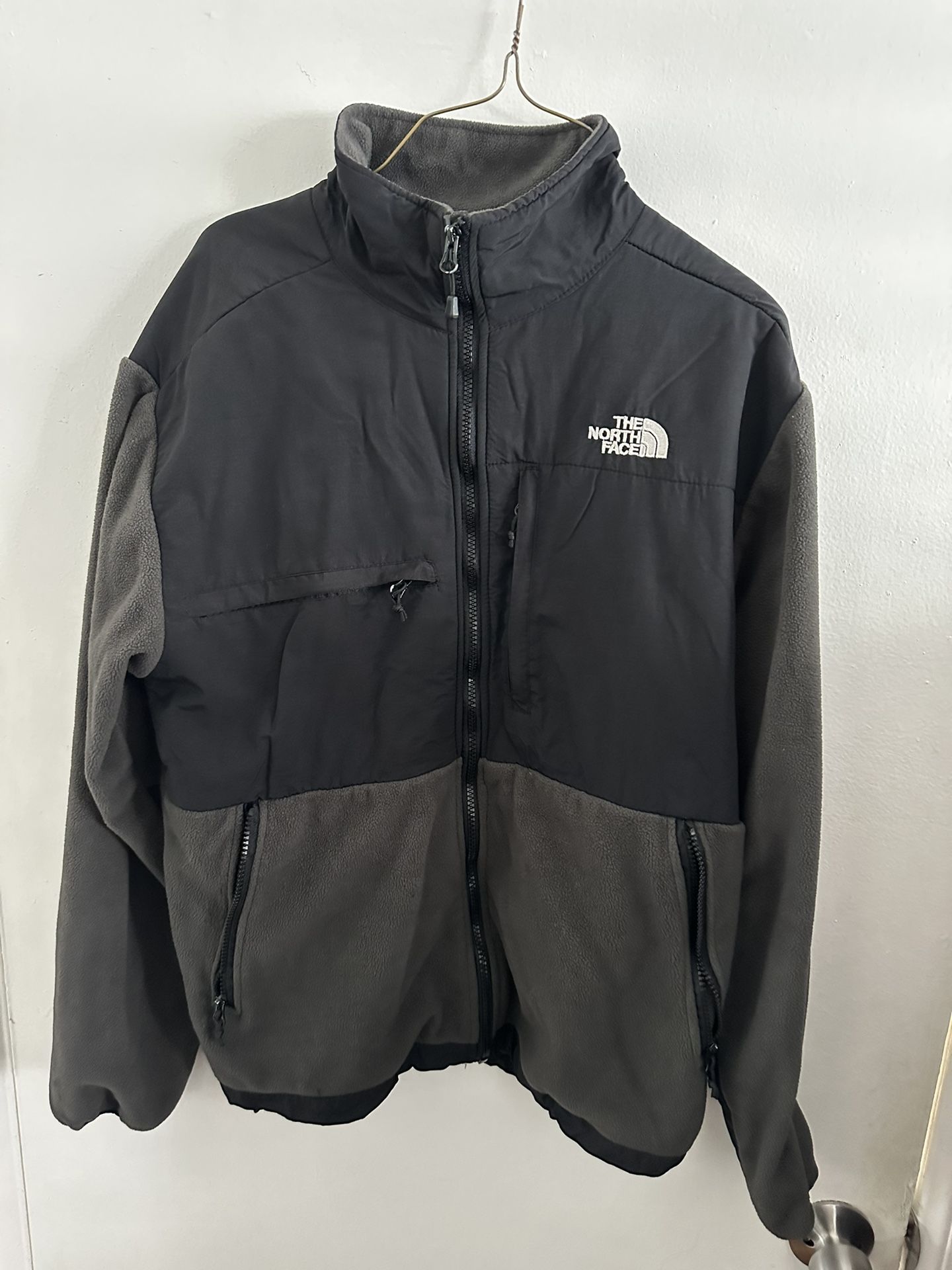 THE NORTH FACE DENALI MENS JACKET SIZE MEDIUM GREY BLACK FLEECE FULL ZIP