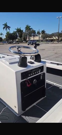 Flats Skiff Center Console