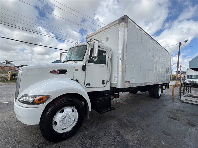 2015 Peterbilt 330