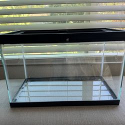 5.5 gallon Terrarium (Zilla Critter Cage)