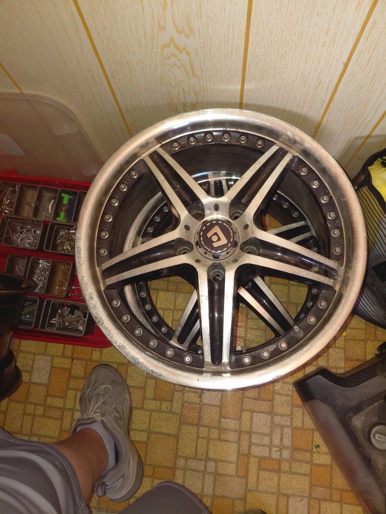 Sale Or Trade 17in Motegi Race Wheels. 5x120 Bp