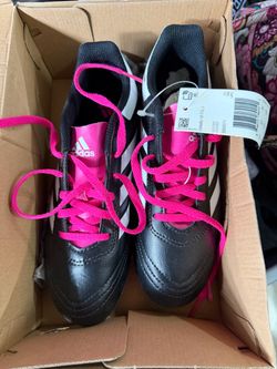 Girls soccer cleats Addidas sz 4