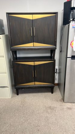 2 Cabinets